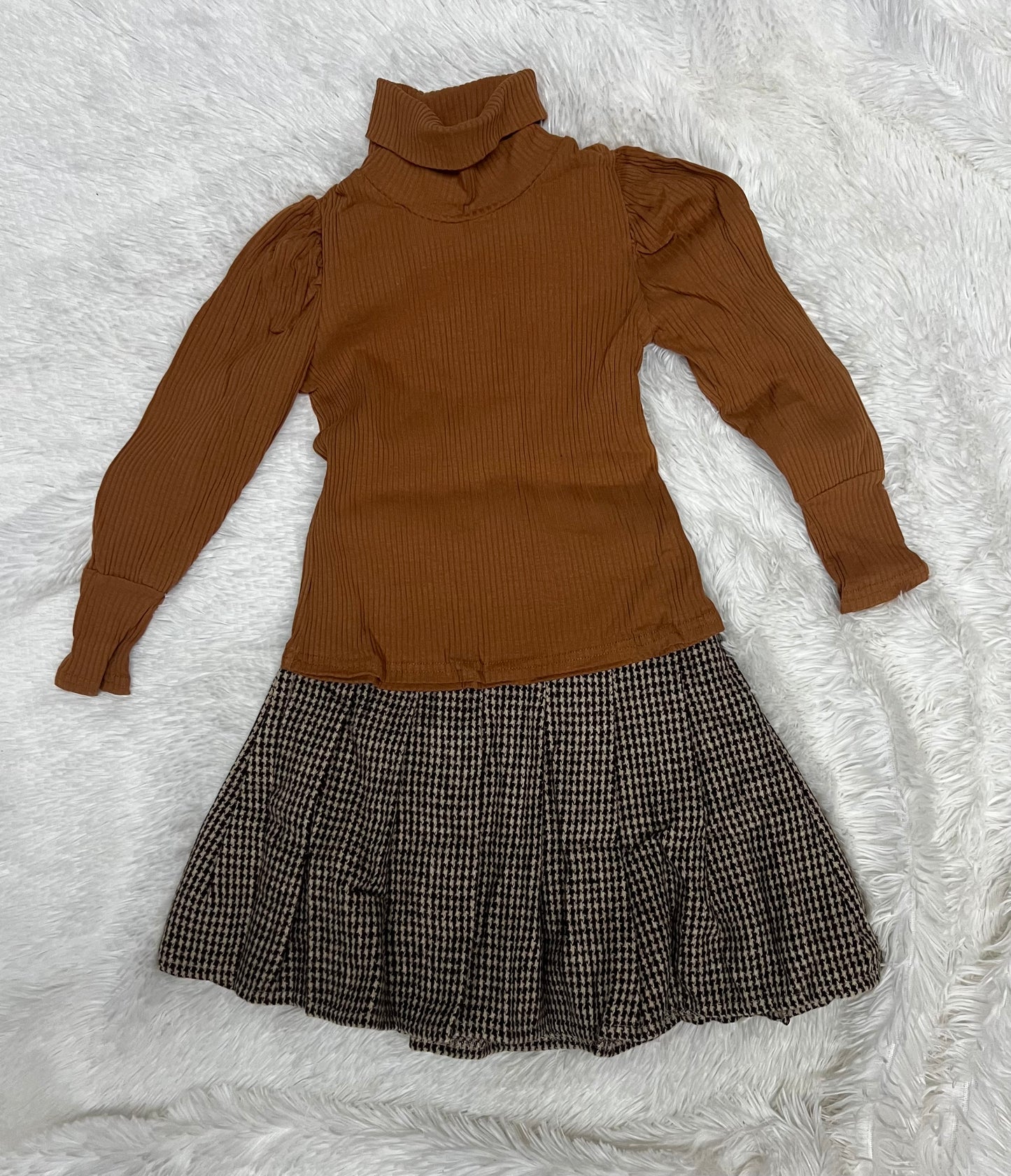 Turtle neck with Puffy Shoulders & Pleated Skirt