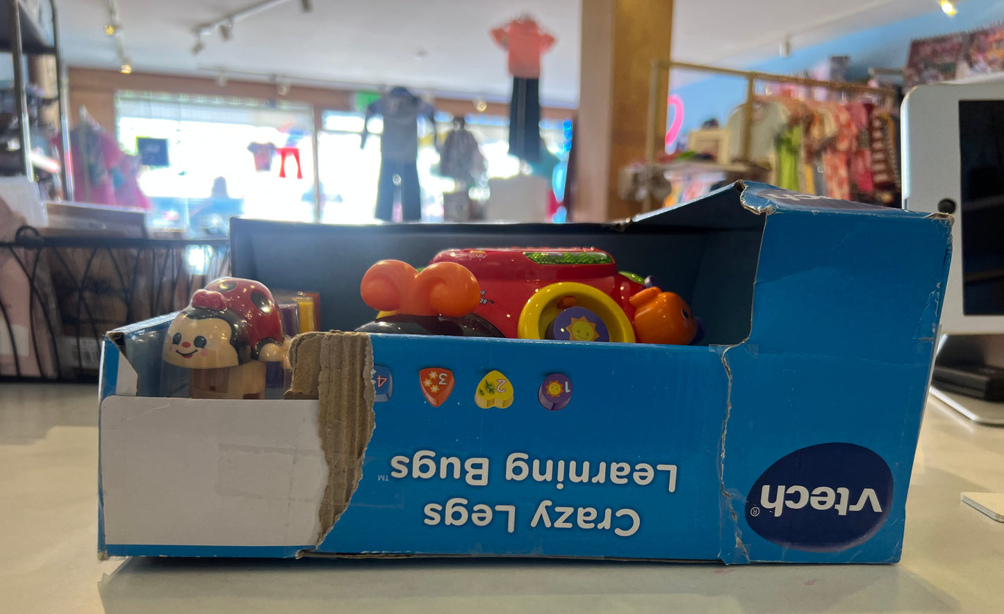 Crazy Legs Learning Bug Vtech —New - Box is ripped (Top and front )