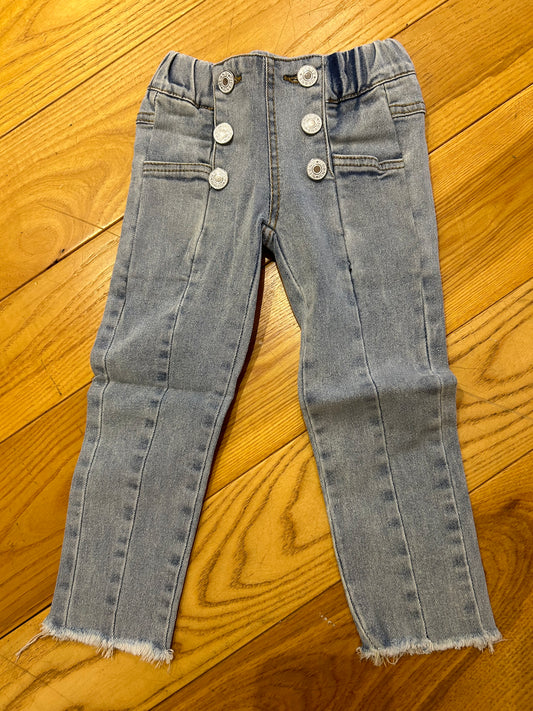 Denim jeans with Stretch waist.